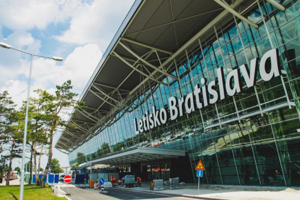 Foto van de luchthaven van Bratislava-Ivanka