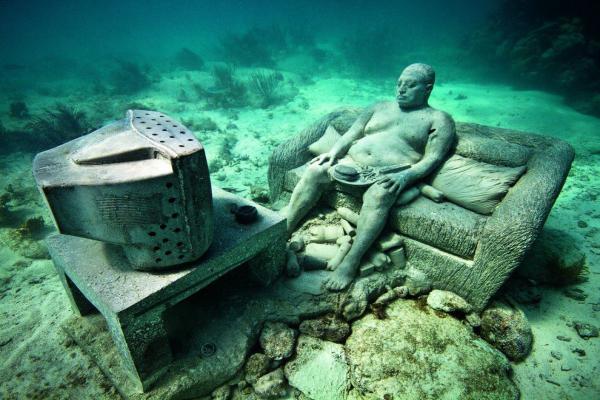 Museum of underwater sculptures photo