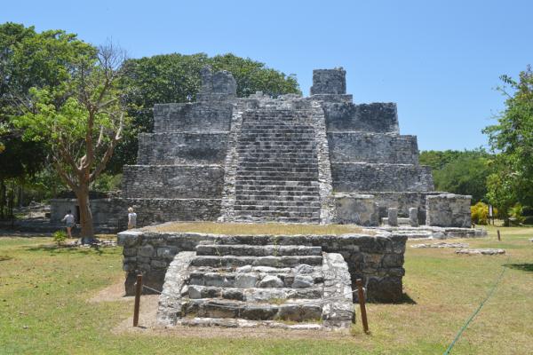 Foto de la antigua ciudad maya de El Meko