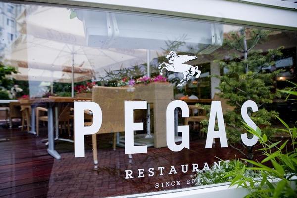 Pegas Restaurant & Terrace фото