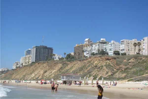 Foto de la playa de Herzl