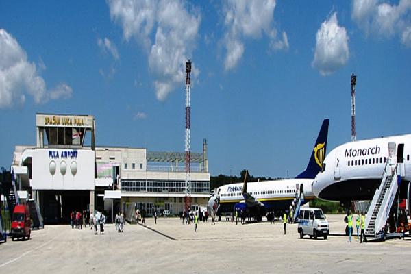 Pula luchthaven foto