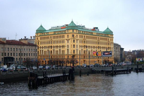 Courtyard St.  San Petersburgo Vasilievsky foto