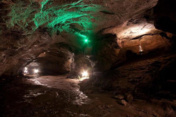 Foto della caverna di Ahshtyrskaya