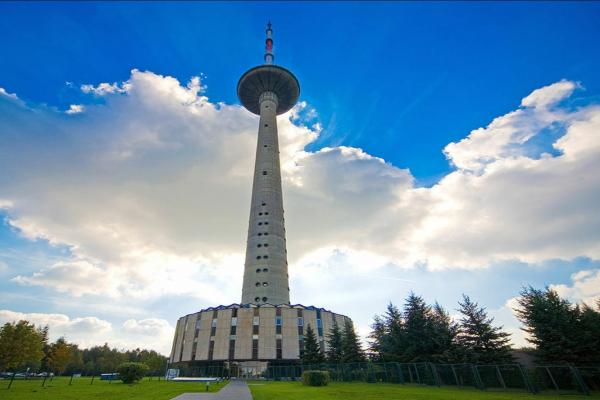 Foto della torre della televisione di Vilnius