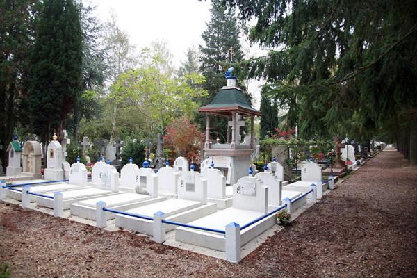 Cemetery Saint-Genève-des-Bois photo