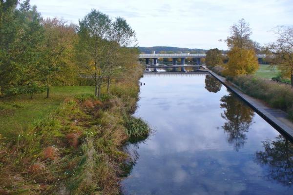 Photo de Stadtpark Neue Welt