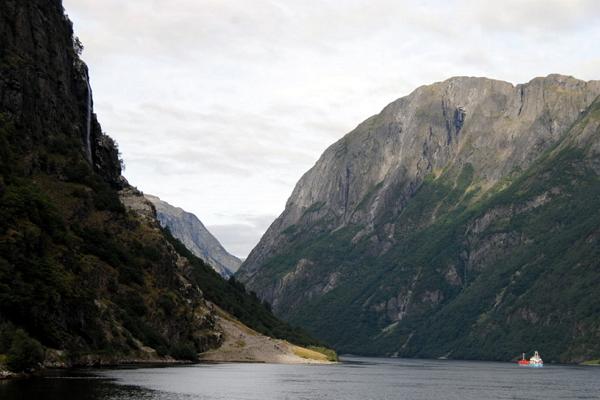 Hardanger fjord photo