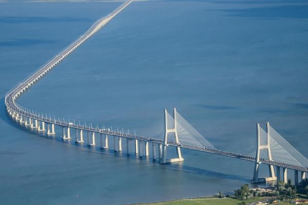 Puente Vasco da Gama (