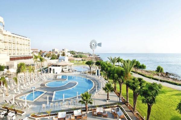 Photo de Pernera Beach Hotel