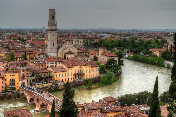 Foto panoramica di Verona