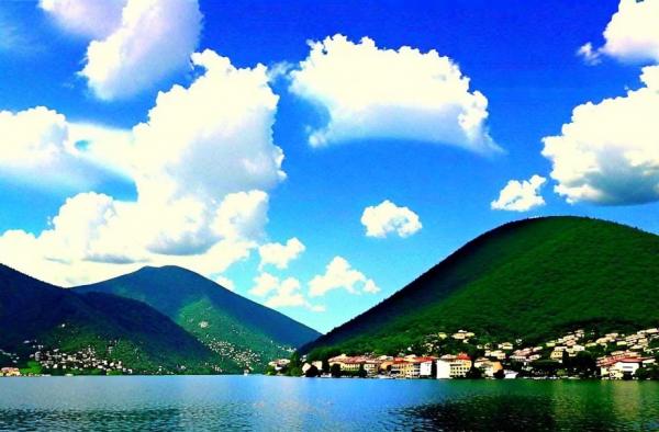 Lake Iseo photo