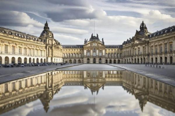 Water Mirror Square in Bordeaux photo