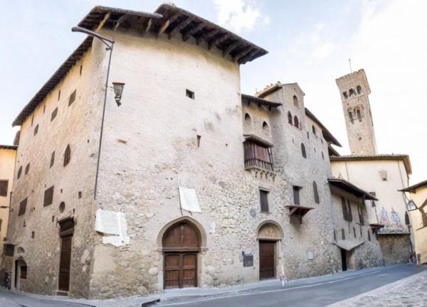 Dante Alighieri House Museum photo