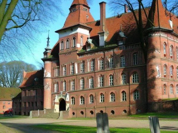 Bergedorf Castle photo