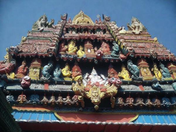 Temples New and Old Katiresan in Colombo photo