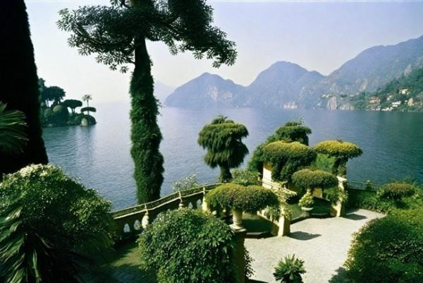 Lake Como photo