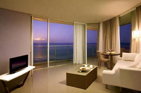 Room at Ramada Hotel and Suites Netanya photo