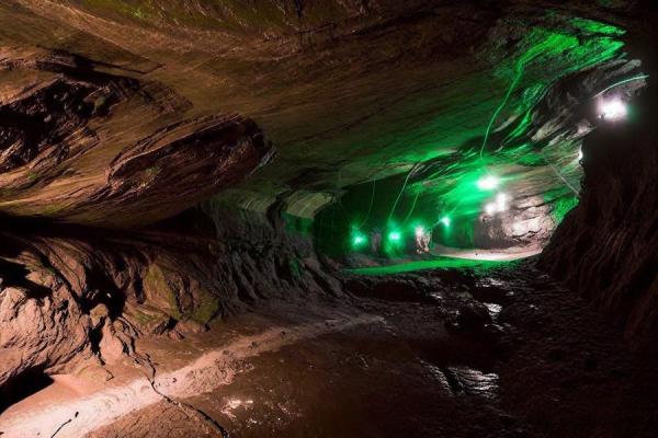 Ahshtyrskaya cave photo