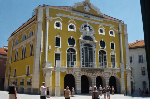 Croatian National Theater Photo