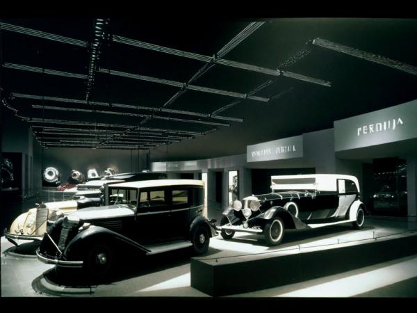 Mercedes-Benz Museum photo