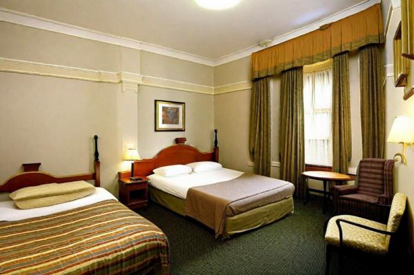 Woolbrokers Hotel photo