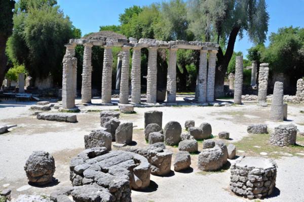 Ancient ruins of Butrint photo