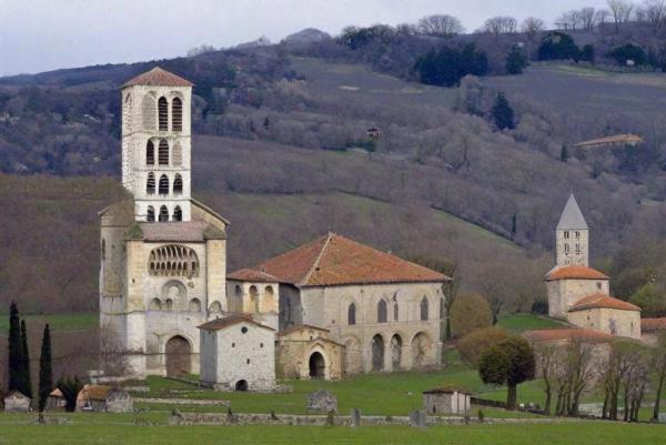 Saint Bertrand de Commenes photo