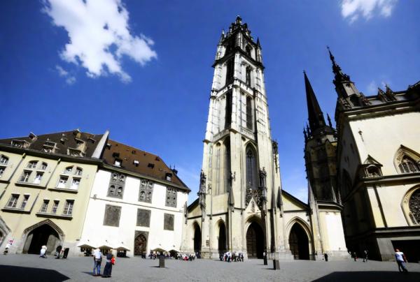 Bernese Cathedral photo