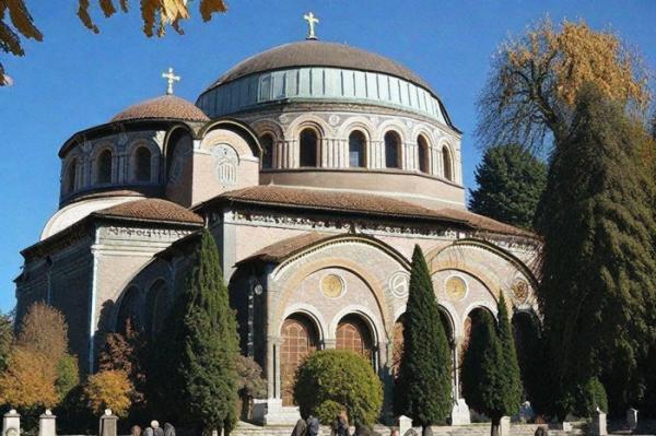 Holy Week Cathedral photo