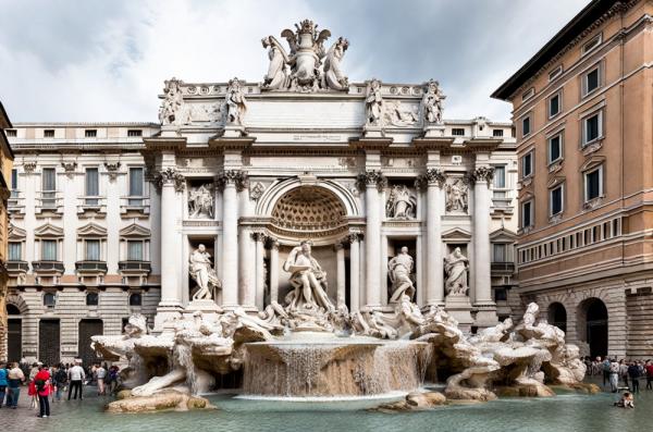 Trevi Fountain photo