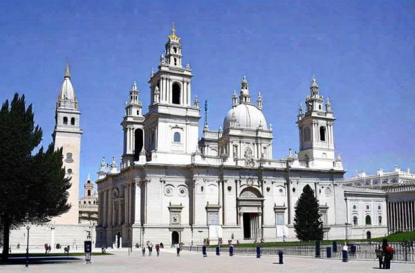 Almudena Cathedral photo