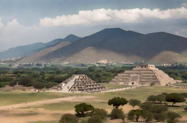 Teotihuacan photo