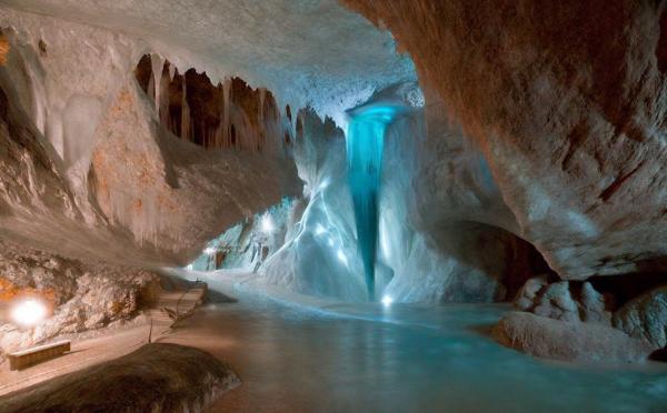 Ice Cave Eisriesenvelt photo